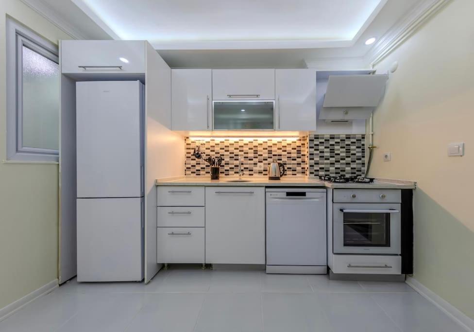 Daire Fatih'te Yeni 3 Odali No 1 İstanbul
